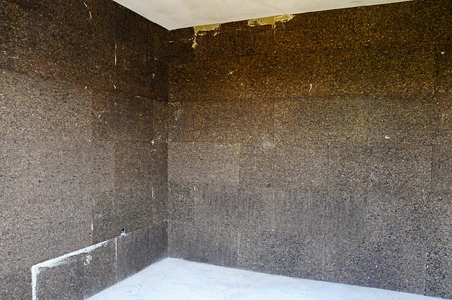 Wall covered with industrial cork board 2cm