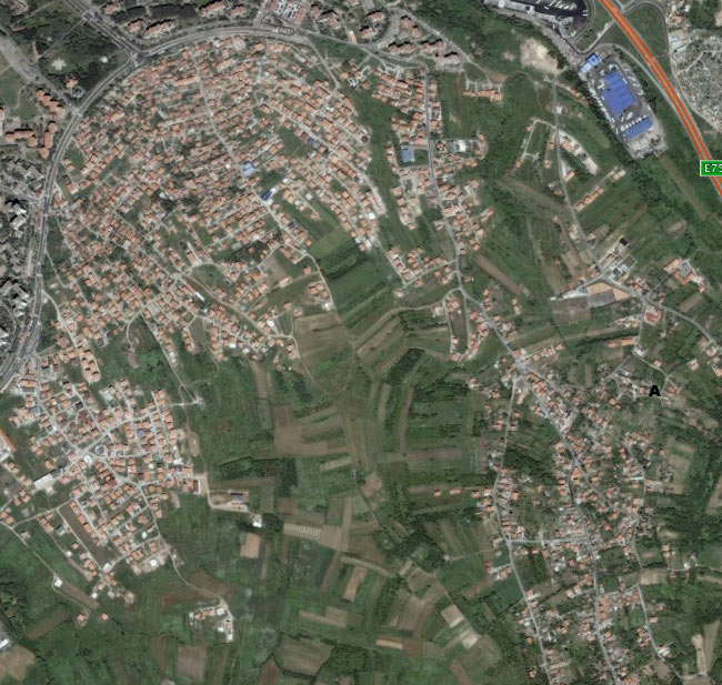 Sadašnja situacija oko placa (markirano sa crnim A) (izvor Google Earth)