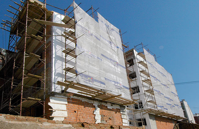 External thermal insulation of a building with 5cm of expanded polystyrene