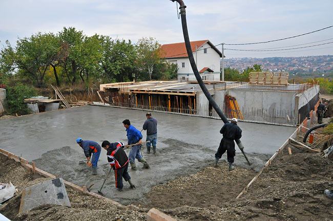 Pouring concrete on the footer slab of Amadeo II second part - 3