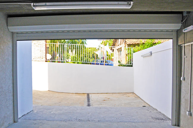 Amadeo Garage gate