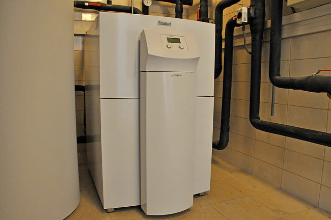 Vaillant geotermalna toplotna pumpa GeoTHERM VWS 300/2