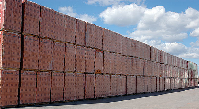 Stock of POROTHERM bricks ready to ship - 2