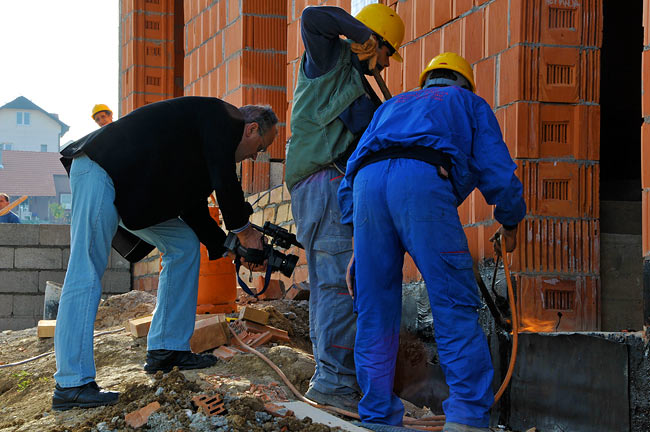 Urbana Zona team on Amadeo's construction site - 2