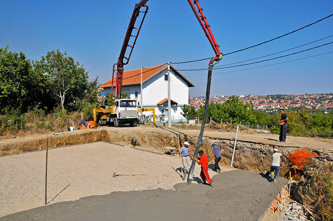 Pouring concrete on the footer slab - 1