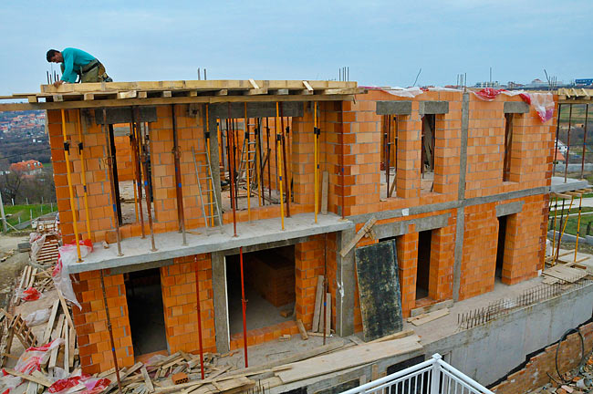 Doing the 2nd floor slab on Amadeo II - 2