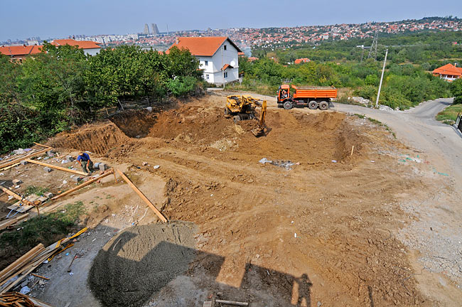 Raščišćavanje terena za Amadeo II iskop - 2