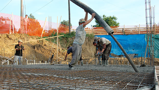 Pouring concrete - 10