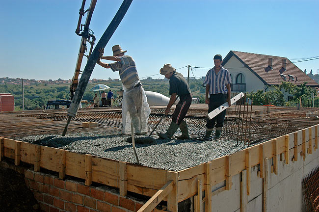 Početak nalivanja betona za Amadeo ploču
