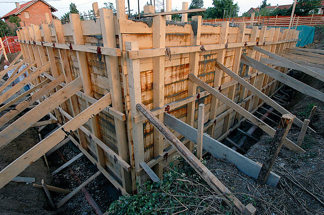 The cast of the armed concrete walls once the concrete has be poured