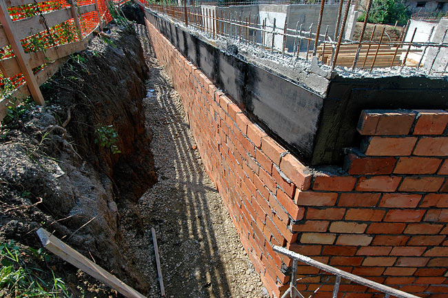 Amadeo underground parking waterproofing protective wall 3