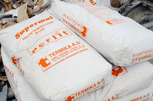 Bags of Termika Supermal, insulating mortar